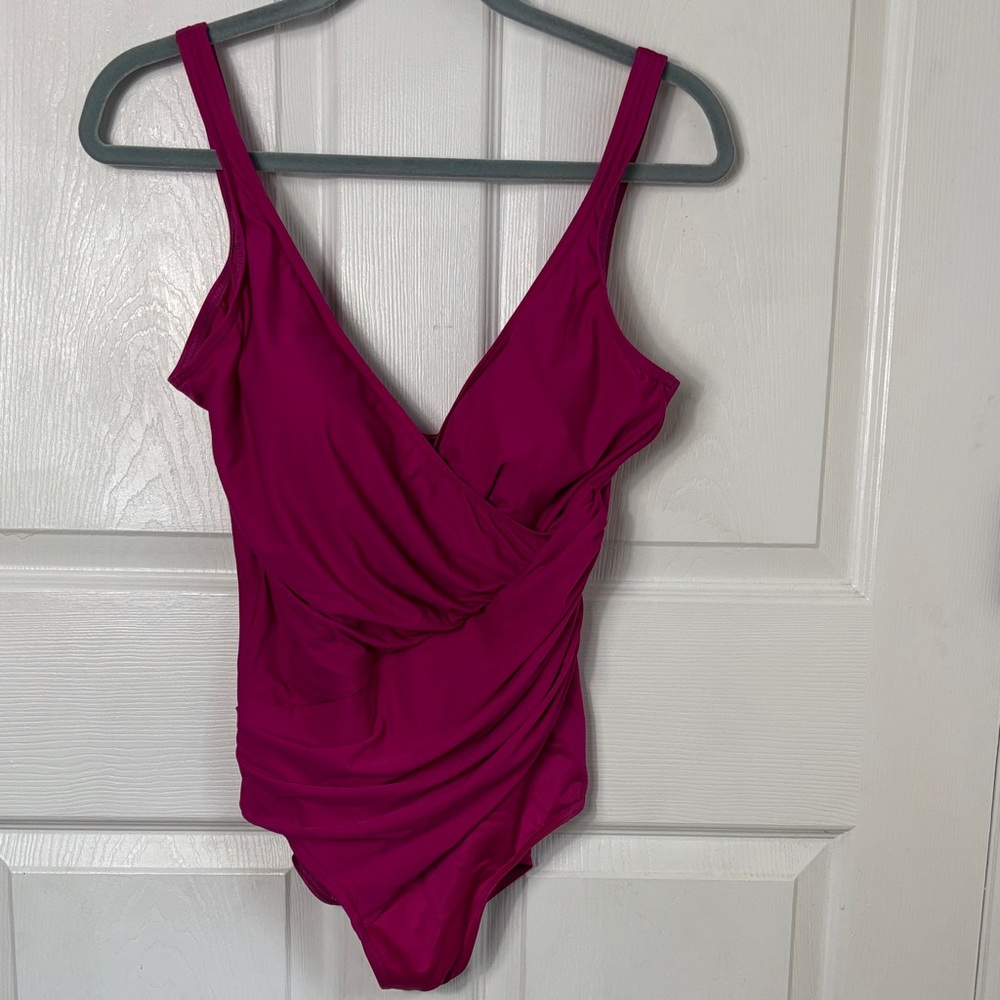 MIRACLESUIT Fuschia one piece rouched front lined cups